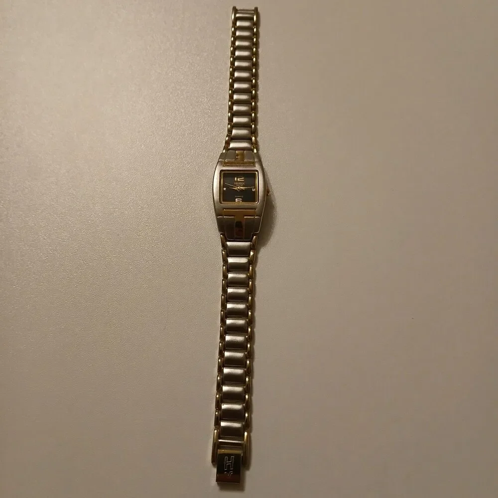 Vintage 80s Helbros Women's Two-Tone Black Dial Quartz Watch 7.5